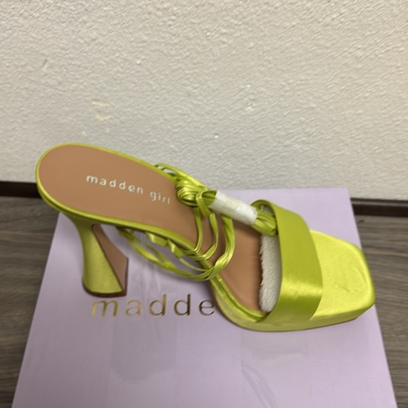 MADDEN GIRL Womens 1" Platform Strappy Padded Square Toe Flare Lace-Up Sandal - Picture 5 of 6